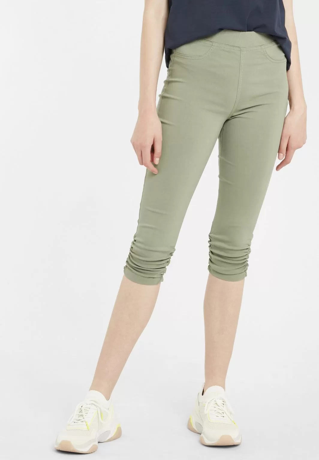 4-A0787 Bykeira Capri Pants Sea Green