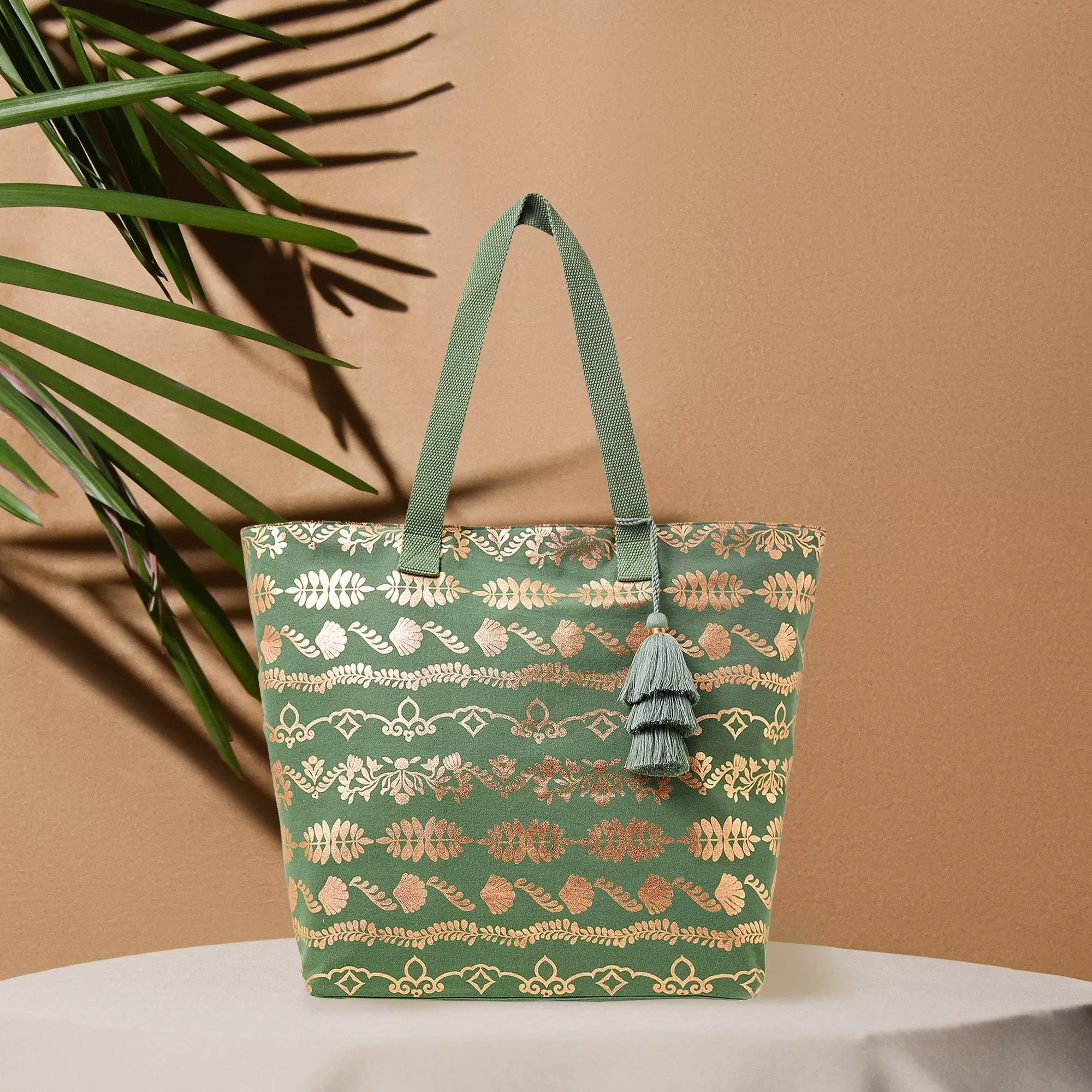 Accessorize London Green Foil print beach tote Bag