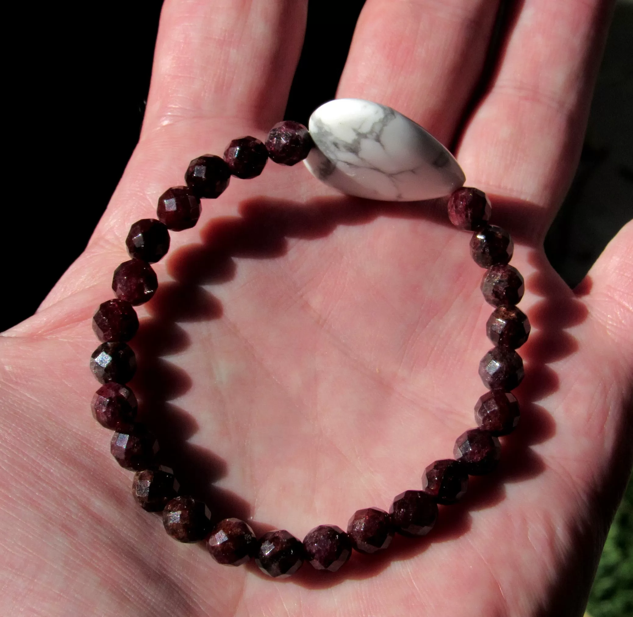 Howlite White Turquoise Gemstone Heart w/ Garnets Bracelet