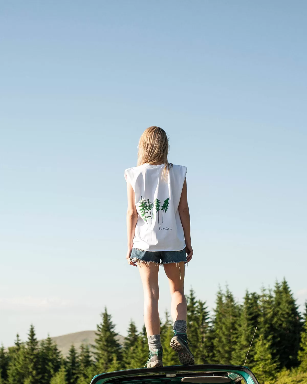 LA FORêT Sleeveless T-shirt