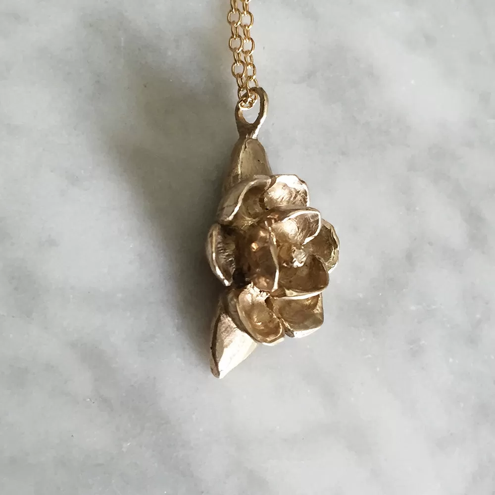 MAGNOLIA PENDANT