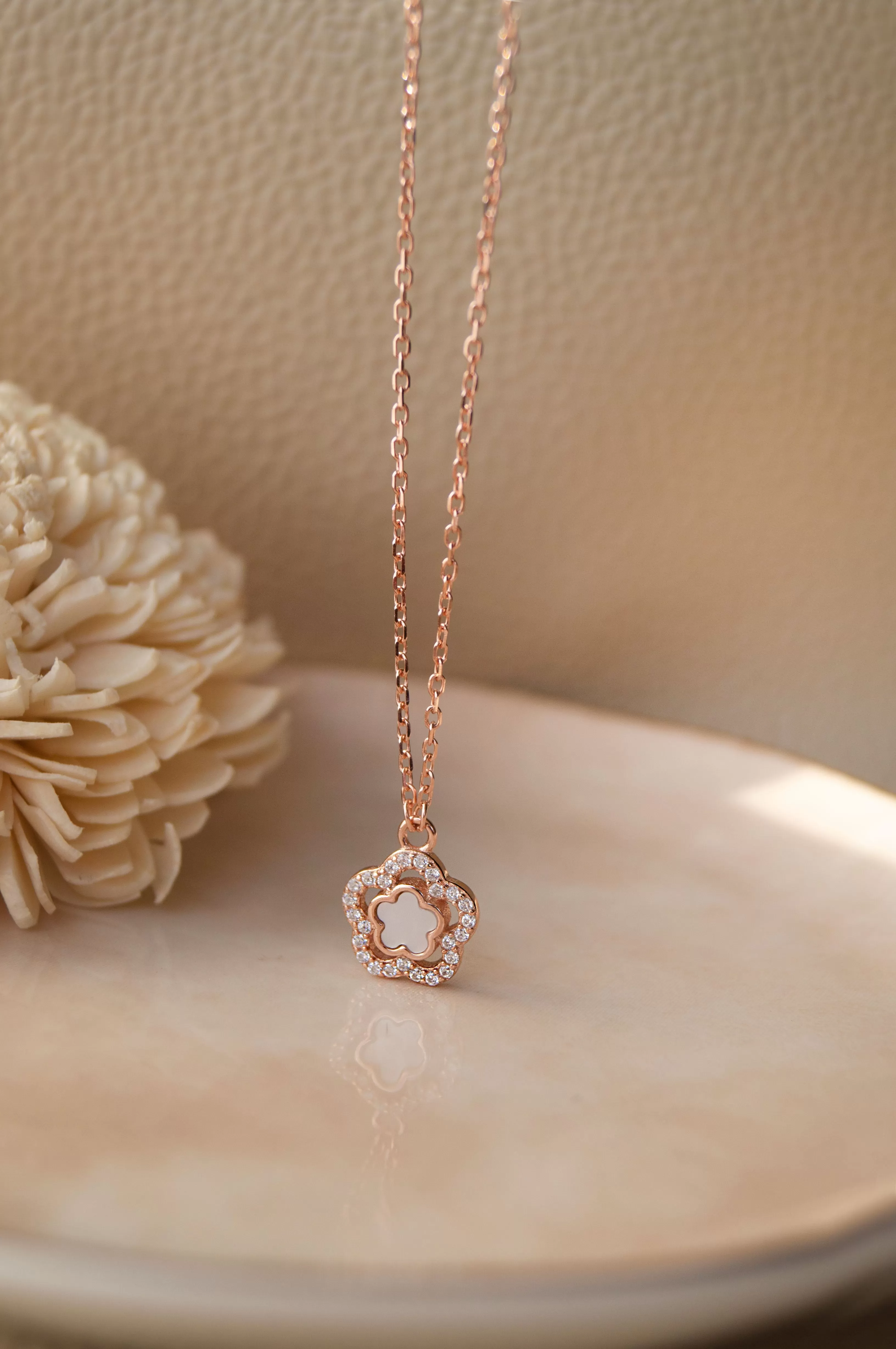 Mother Of Pearl Flower Rose Gold Plated Sterling Silver Pendant Chain Necklace