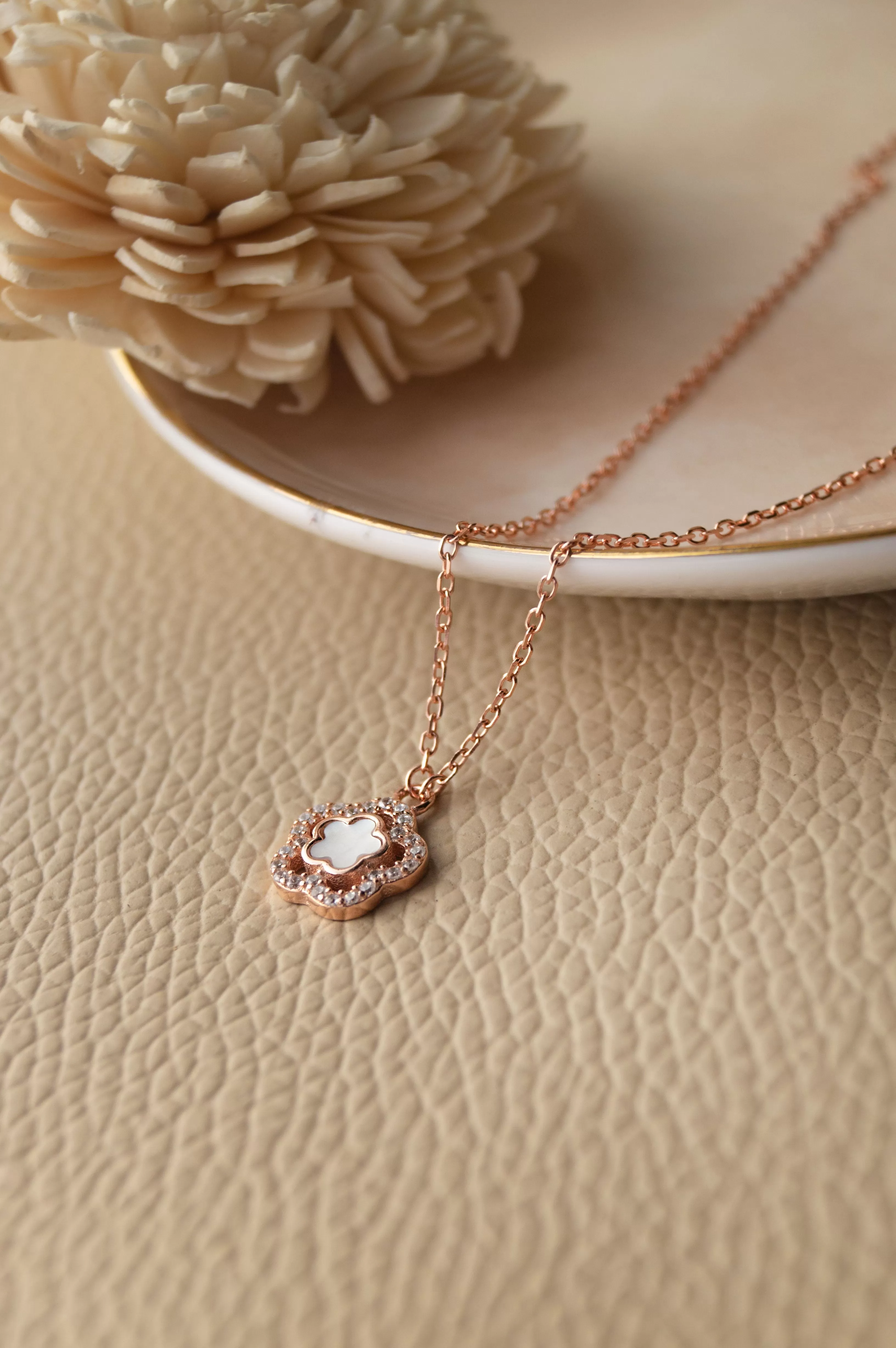 Mother Of Pearl Flower Rose Gold Plated Sterling Silver Pendant Chain Necklace