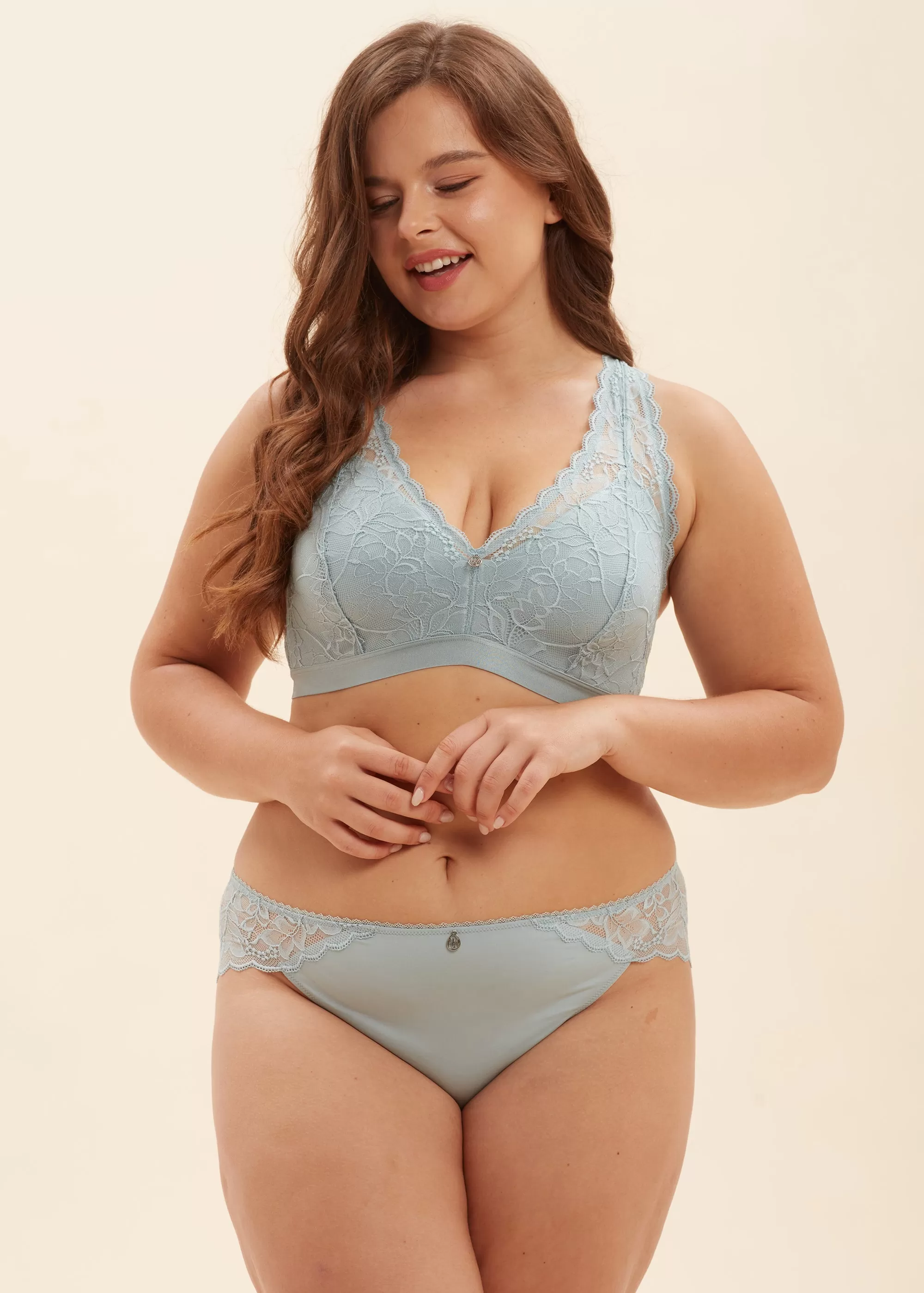 PEARL Plus Lace Wireless Plunge Bra